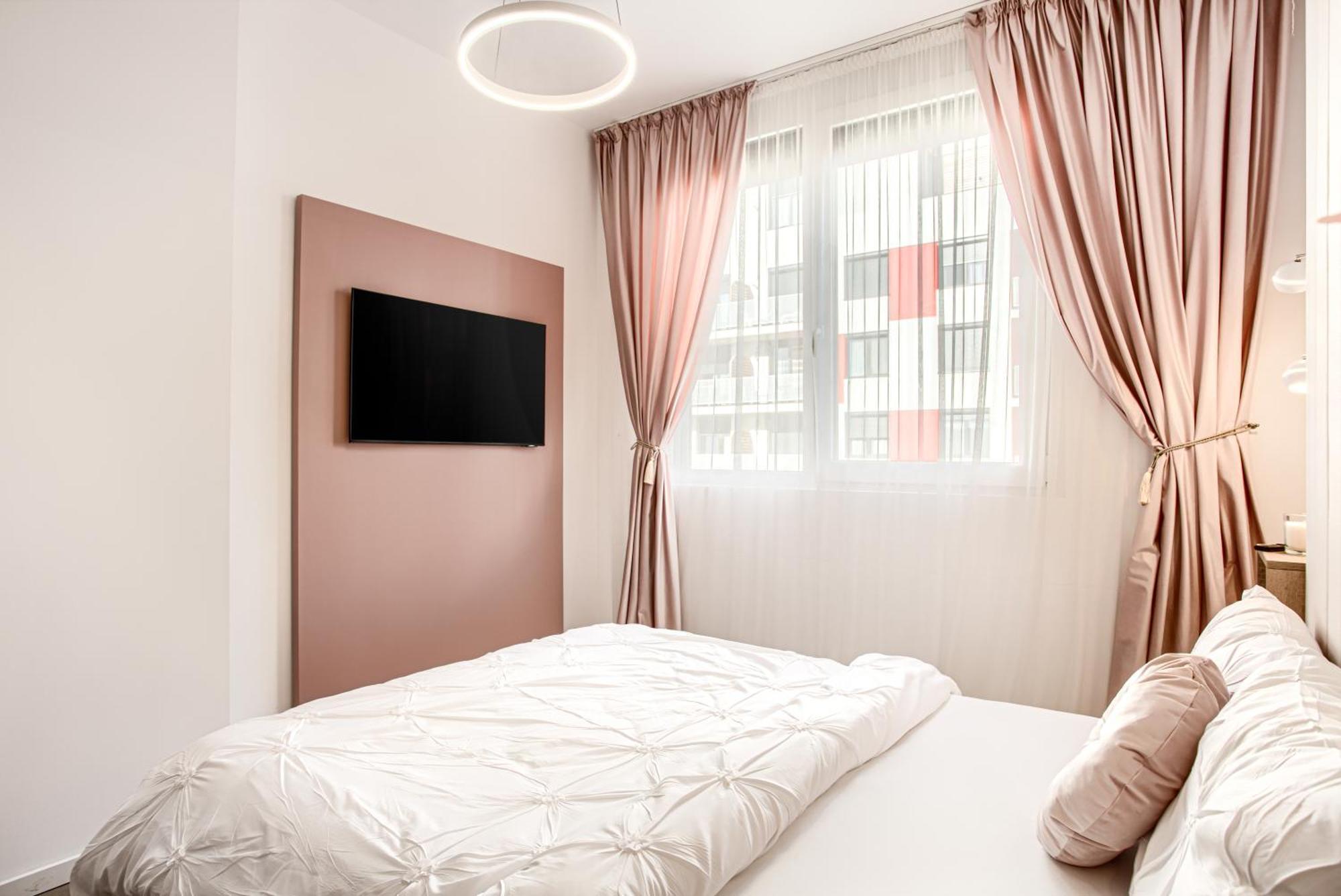 Ari - Afi Mall Luxurious Apartments With Free Parking Arad Esterno foto